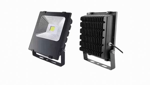 Motorized high mast lighting system