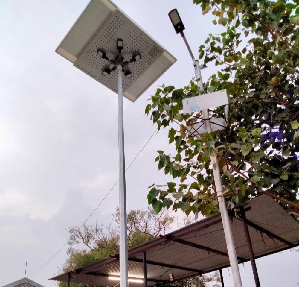 Solar High Mast Light Manufacturer in the UK